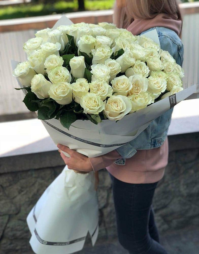35 Белых роз в Северо-Енисейский Букет 35 Белых роз в Северо-Енисейский