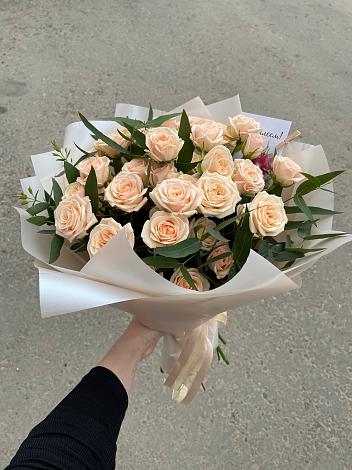 Букет Кремовые розы Латте в Северо-Енисейский